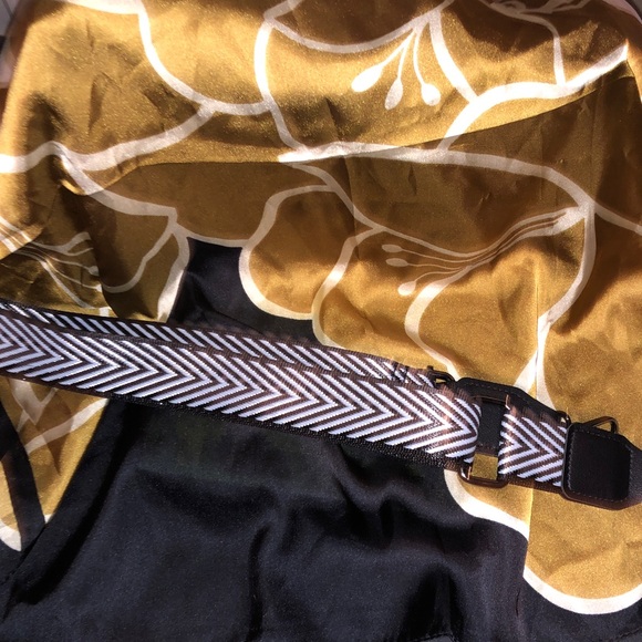 NWOT Crossbody Straps And Purse Extender Lot - Picture 9 of 9